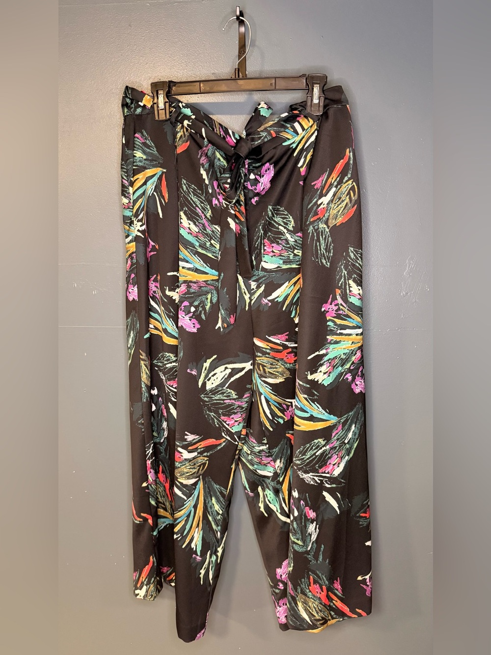 Catherines Black Pants with Multicolor Tropical Print